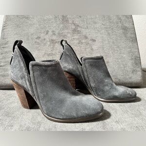 Vince Camuto Francia Bootie,‎ Dark Grey Suede, Women Size 8.5